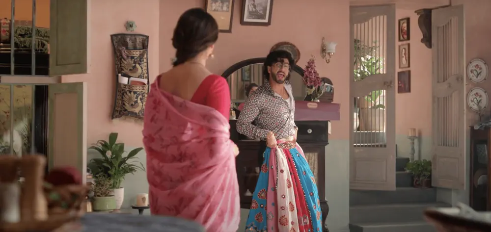 MakeMyTrip #AankhenKhulJayengi Ranveer & Alia 1