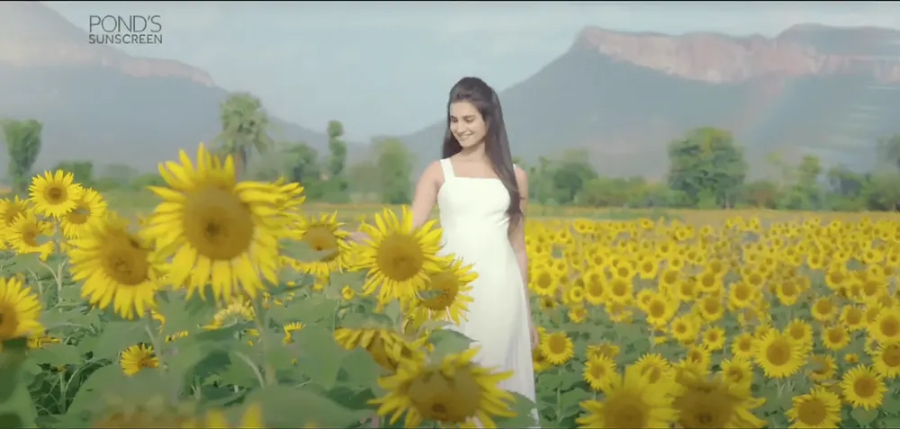 Pond's Non Oily Sunscreen Tara Sutaria