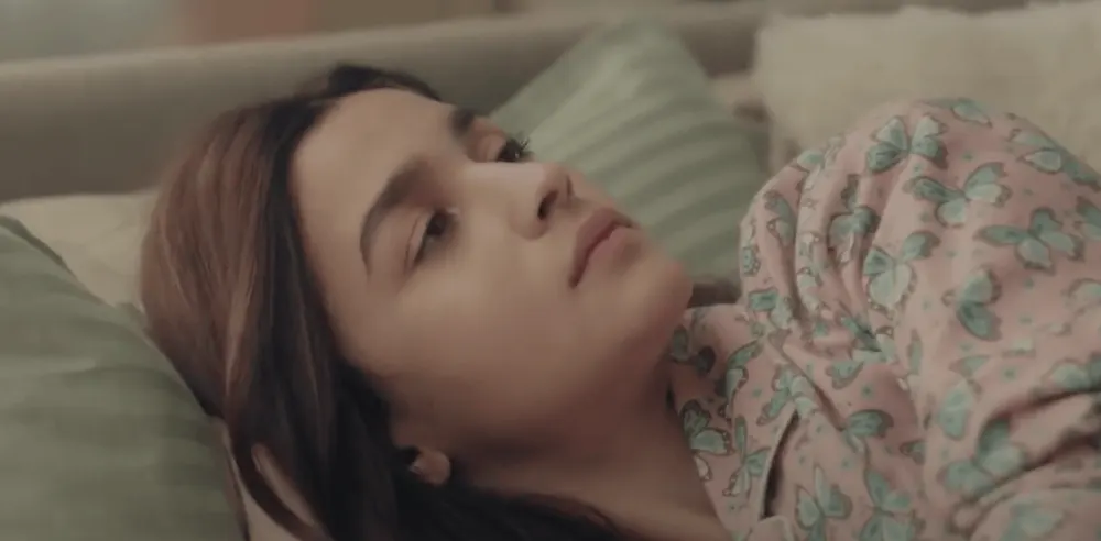 MakeMyTrip Airport Home - Ranveer & Alia