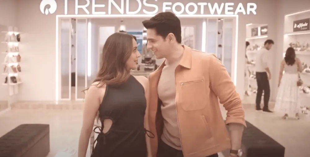 TRENDS FOOTWEAR CAN'T STOP MOVING Kiara & Sid