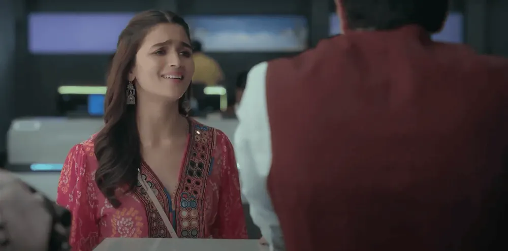 MakeMyTrip Airport Overweight - Ranveer & Alia